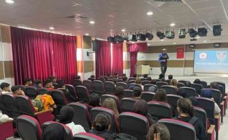 Kars’ta öğrencilere polislik mesleği anlatıldı