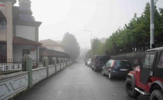 Sakarya’da sis görüş mesafesini 50 metreye düşürdü
