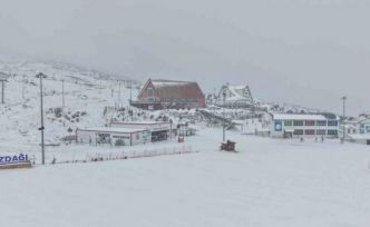 Türkiye’nin en ekonomik kayak tesisi beyaza büründü