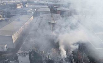 Uşak’ta iplik fabrikasında çıkan yangın büyümeden söndürüldü