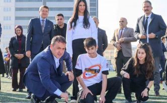 Vali Sözer, özel çocuklarla oyun oynadı