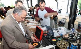 Antikacılar; yeni yılda da kendi yerinde, kendi gününde