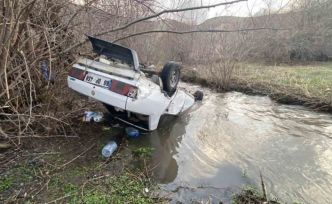 Otomobil dere yatağına uçtu, sürücü yaralandı