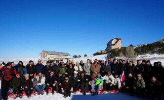 Palandöken’i bu kez gazeteciler şenlendirdi