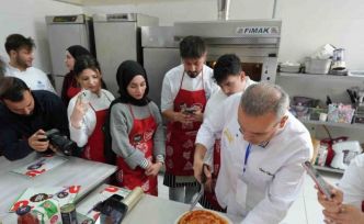Şampiyon şeften uygulamalı pizza eğitimi