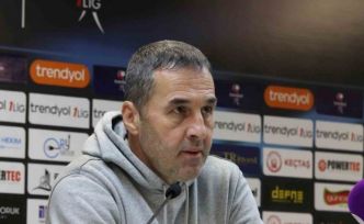 Yalçın Koşukavak: "Oyunun 30 dakikasında hava şartlarıyla uğraştık"