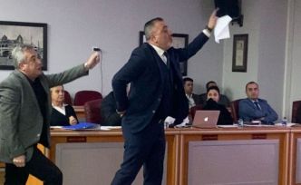 Anma töreni krize dönüştü: Mecliste gergin dakikalar