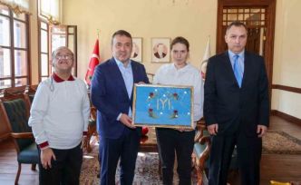 Bilecik’te özel ihtiyaçlı bireyler Vali Sözer’le bir araya geldi