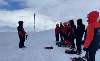 Hakkari’de itfaiye ve AFAD personeline ‘Çığda Farkındalık Eğitimi’ verildi