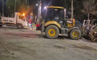 Isparta’da şiddetli fırtına cami külahını yerinden söktü