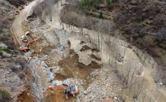 Kayseri-Adana karayolunda selin izleri siliniyor