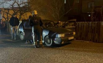 Tekirdağ’da otomobil bahçe duvarına çarptı