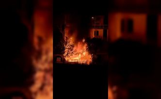 Baraka alevlere teslim oldu