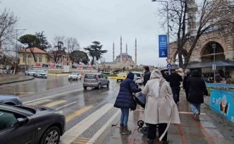 Bayramın ikinci günü vatandaşlar Edirne’ye akın etti