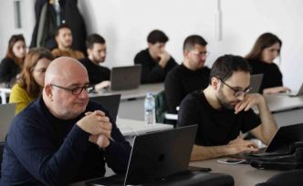 Büyükşehir’den teknoloji meraklısı gençlere yapay zeka eğitimi