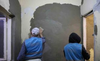 Diyarbakır’da ihtiyaç sahibi vatandaşın evi ‘denetimli serbestlik hükümlülerince’ onarıma alındı