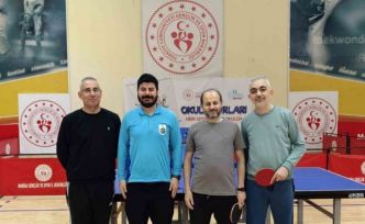 Masa tenisi turnuvasında birincilik Merkezefendi’nin