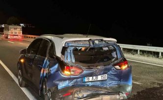 Uşak’ta tır ile otomobilin çarpışması sonucu aynı aileden 4 kişi yaralandı