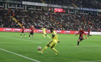 Ziraat Türkiye Kupası: Gaziantep FK: 0 - Fenerbahçe: 1 (İlk yarı)