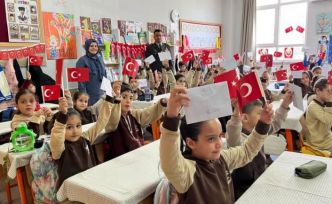 Adıyaman’da öğrencilerden Mehmetçiğe anlamlı mektup