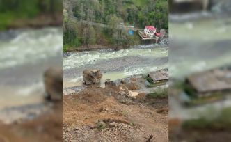 Ardeşen’de korkutan heyelan