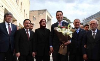 Bakan Bayraktar Vali Çiçek’i ziyaret etti