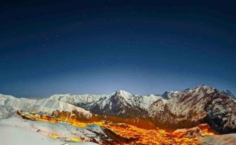 Hakkari manzarası geceye damga vurdu