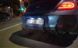 Kadıköy’de abartı egzoz denetimi: Araçlara ceza yağdı