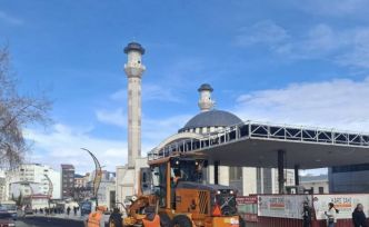 Kars’ta şehir içi yollar yenileniyor: Caddelere karayolları eli değdi