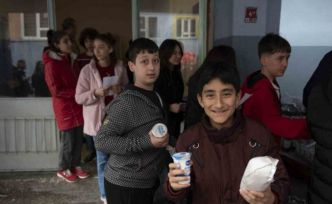 Öğrencilere 23 Nisan’da döner ikramı