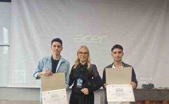 Okullarını uluslararası kongrede başarıyla temsil ettiler