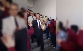 Osmaniye’de 43 yıllık eğitim neferine duygusal uğurlama