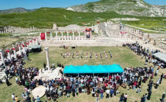 Tripolis Antik Kenti çocukların bayramına ev sahipliği yaptı