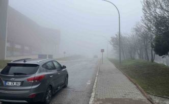 Bolu’da sis görüş mesafesini düşürdü