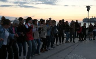 Kuşadası’nda 1 Mayıs kutlamaları Ömer Günel mitingine döndü