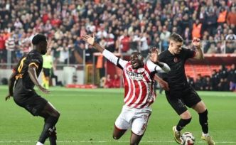 Trendyol Süper Lig: Samsunspor: 1 - Galatasaray: 1 (İlk yarı)