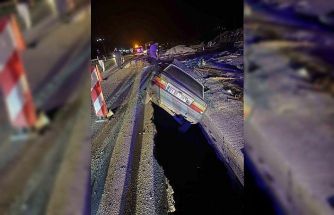 Osmaniye’de iki otomobil 1 saat arayla aynı çukura düştü: 1 kişi yaralandı