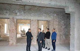 Başkan Şerifoğulları, tarihi öğretmenevinde çalışmaları inceledi