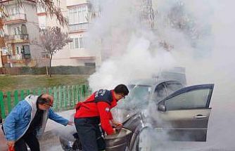 Burdur’da seyir halindeki otomobil yandı