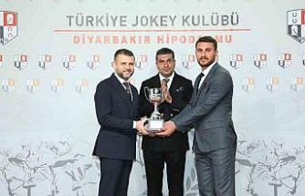 Eğil Belediye Başkanlığı koşusunu ‘Menabinoğlu’ kazandı