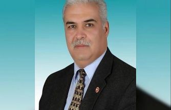 Eski başkan araç kullanırken kalp krizi geçirip hayatını kaybetti