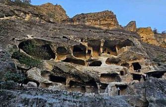 Gabar Dağı’ndaki saklı cennet: "7 katlı apartman mağarası"