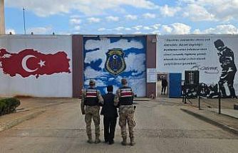 Hırsızlık suçundan 17 yıl cezayla aranan şahsı jandarma yakaladı