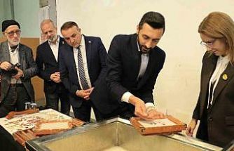 Kağıtta açan çiçekler sergisi SEKA’da açıldı