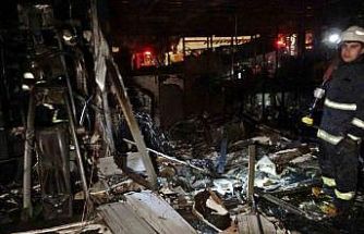 Konyaaltı Sahili’ndeki kafe yanarak küle döndü, 5 yavru köpek telef oldu