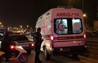 Motosiklet otomobile çarptı: 1 yaralı