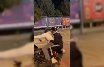 Motosikletiyle ön kaldırdı, kayarak böyle düştü