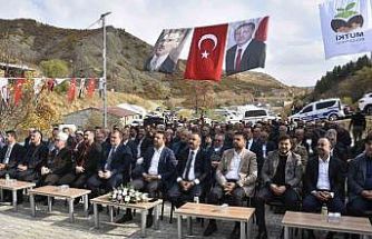 Mutki’de mezbahane ve halı saha açılışı yapıldı