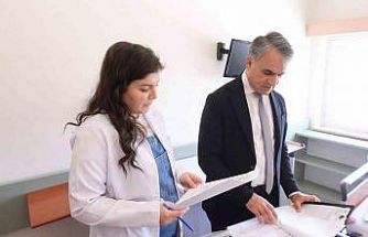 Prof. Dr. Gözel: "Gereksiz yere kullanılan antibiyotiklerin hastanın sağlığını iyileştirmekten ziyade bozabilmektedir"