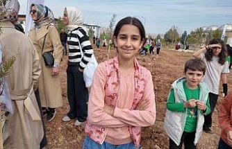 Siirt’te binlerce fidan aynı anda toprakla buluştu